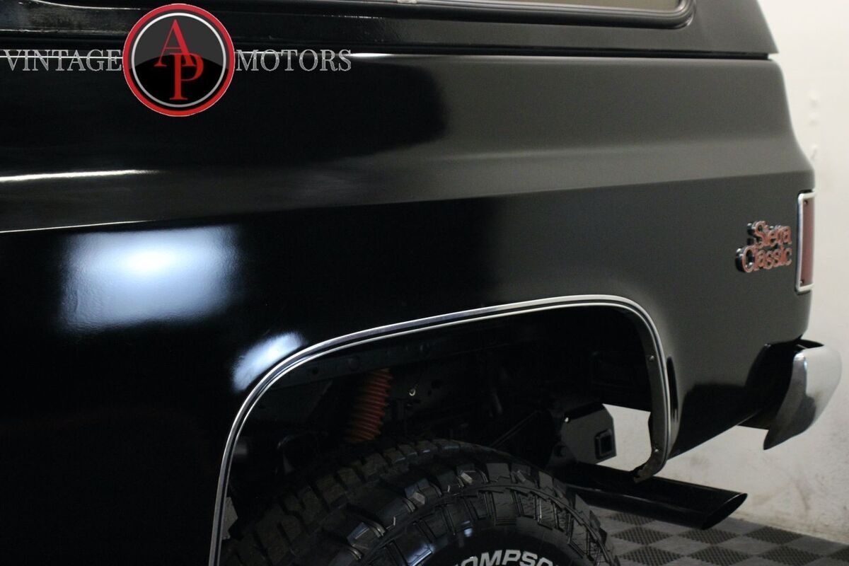 1987 GMC Jimmy Restored 4x4 Crate 350 V8 - photo 11