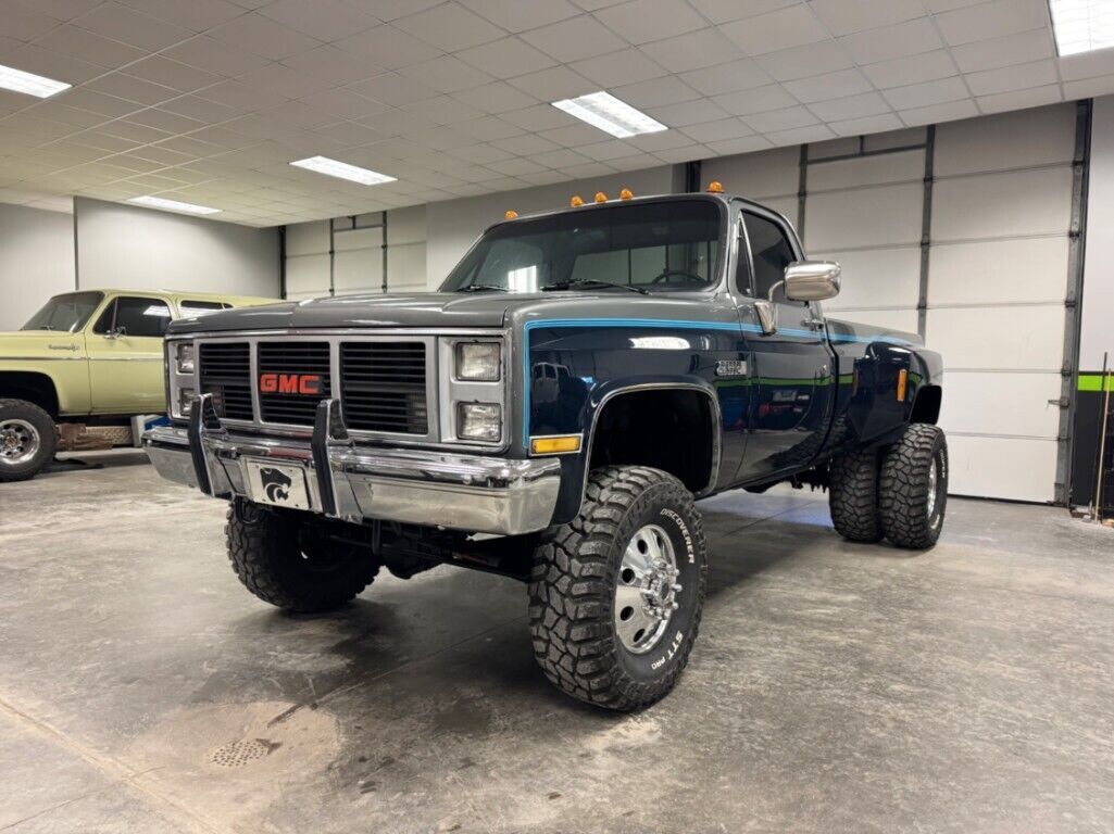 1987 Chevrolet C/K Pickup 3500 Silverado, 4x4 - photo 2