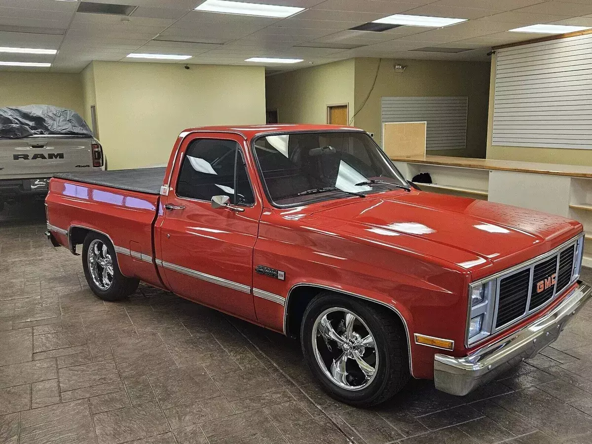 1987 GMC Sierra 1500 Red R1500 square body, short bed, C10. 1987 GMC Sierra 1500 R1500 square body, short bed, C10.