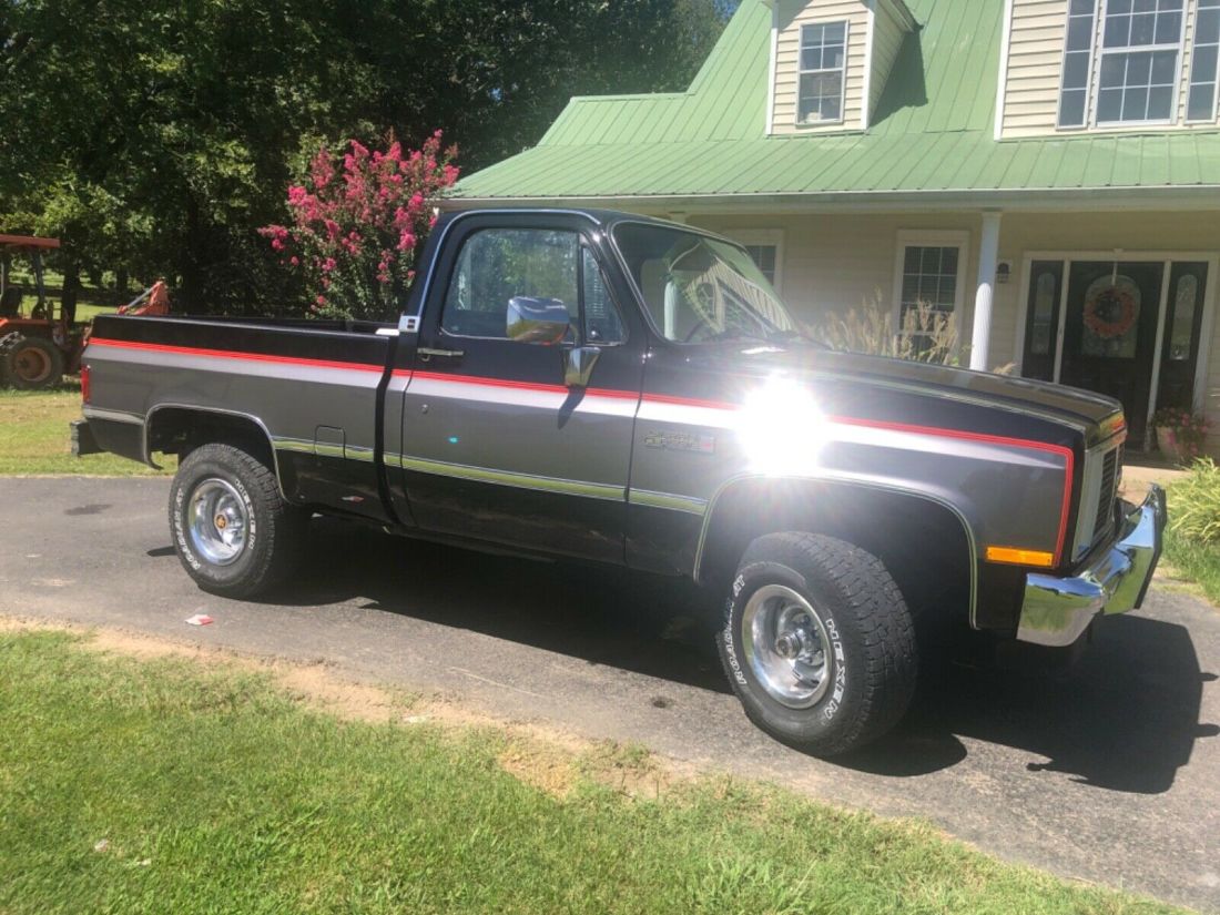 1987 GMC SIERRA 4x4 short bed, Almost complete Restoration 1987 GMC Sierra 1500