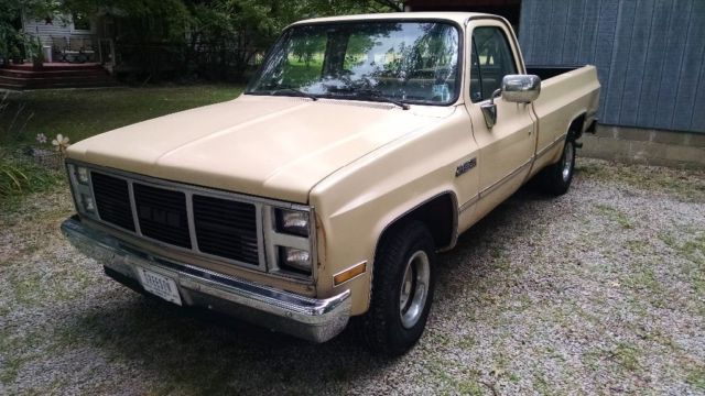 1987 GMC Sierra Classic 1500 / Chevrolet C-10 Long bed / ZERO RUST 1987 GMC Sierra 1500 classic
