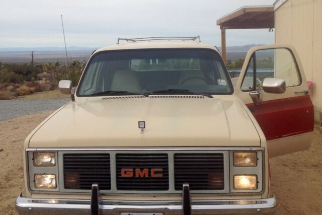 1987 GMC Suburban - photo 2