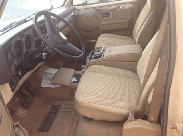1987 GMC Suburban - photo 6