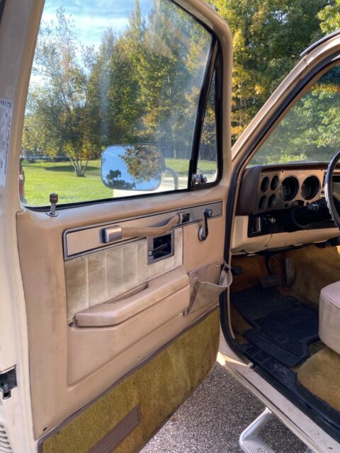 1987 GMC Sierra 1500 Sierra Classic Trim Package - photo 11