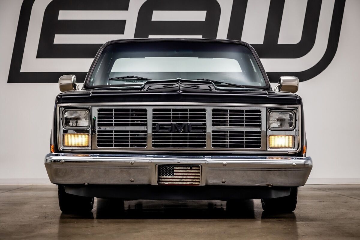 1987 GMC Sierra 1500 LS Restomod - photo 3