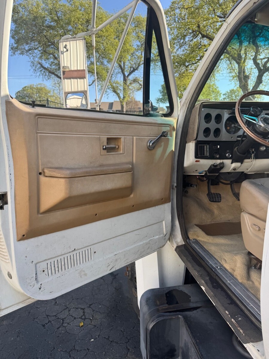 1987 GMC 6000 - photo 13