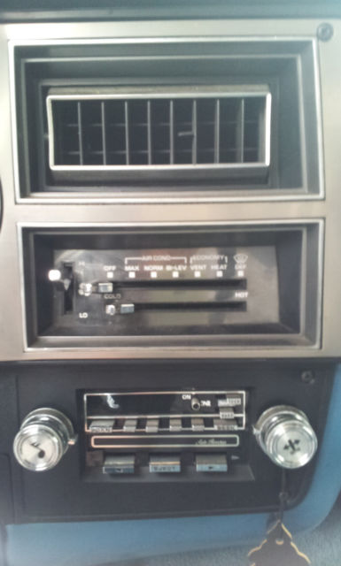 1987 GMC Suburban - photo 11