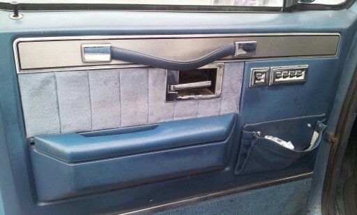 1987 GMC Suburban - photo 12