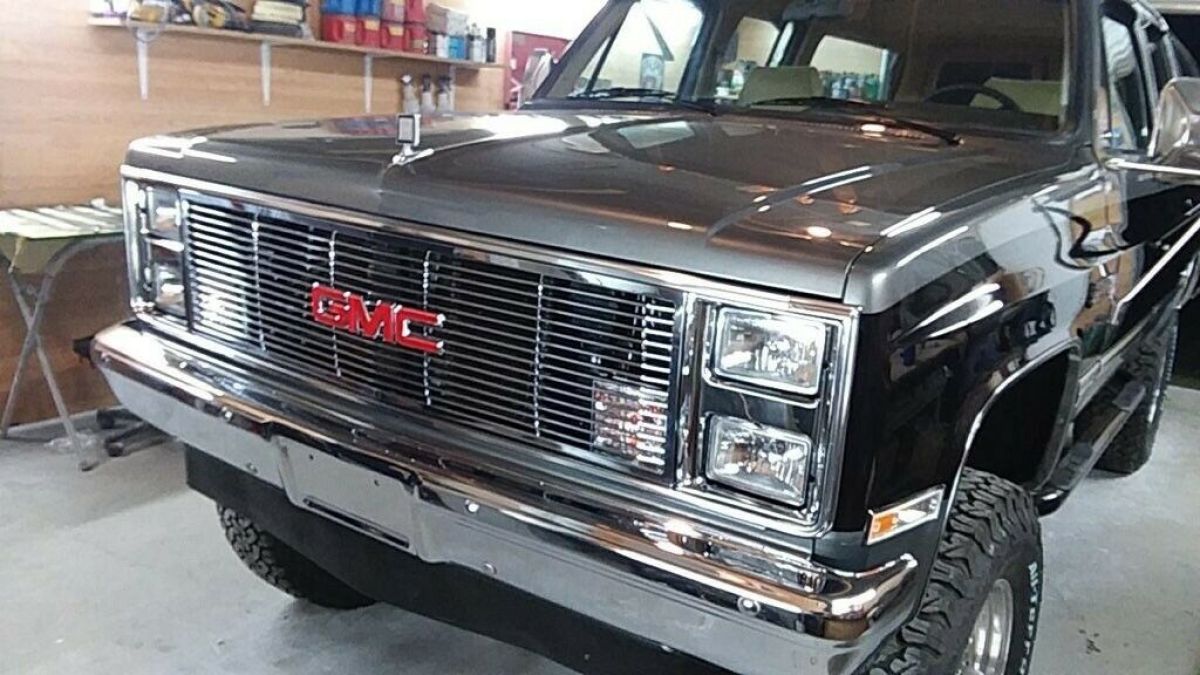 1987 Chevrolet Suburban - photo 2