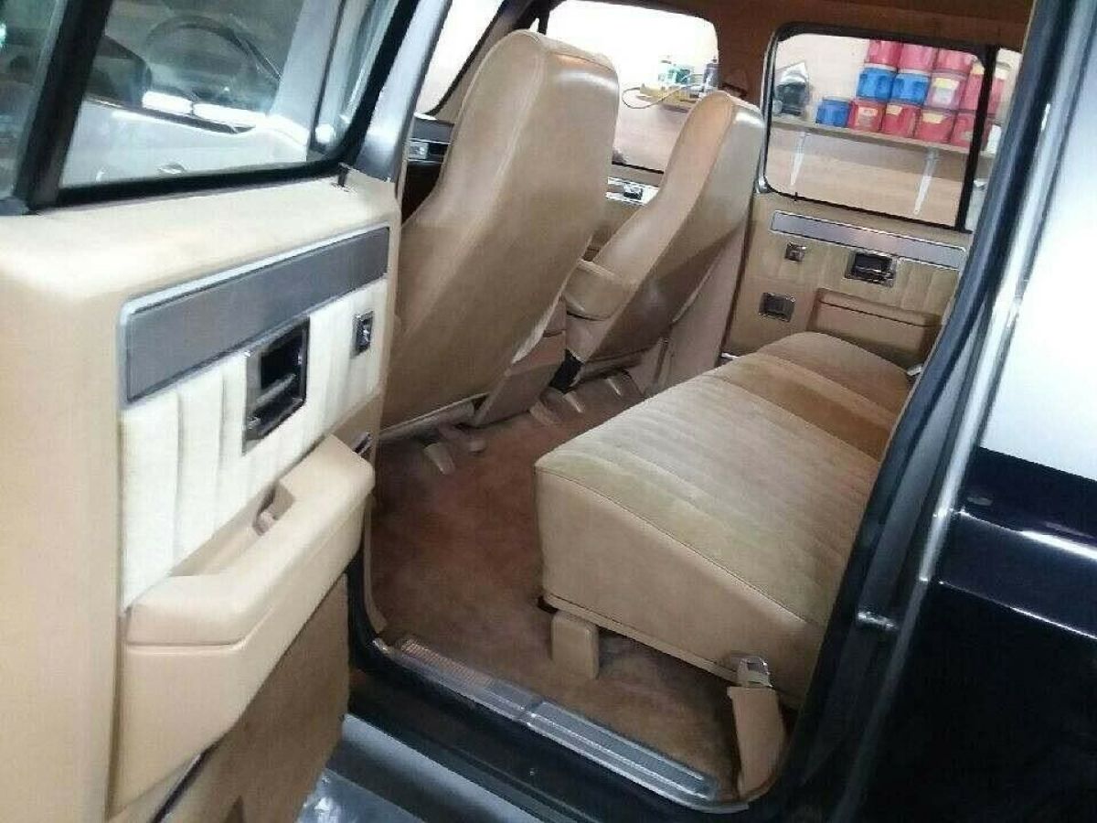 1987 Chevrolet Suburban - photo 6