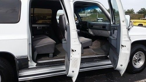 1987 GMC Suburban -- - photo 12
