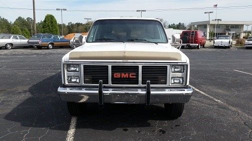 1987 GMC Suburban -- - photo 3