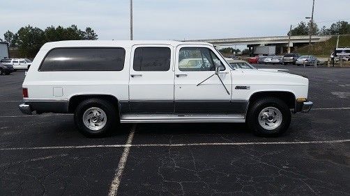 1987 GMC Suburban -- - photo 5