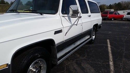 1987 GMC Suburban -- - photo 9