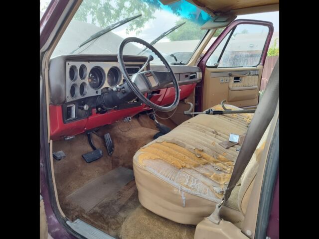 1987 GMC Suburban V15 CONVENTIONAL - photo 8