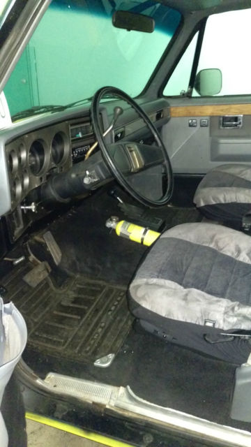 1987 GMC Sierra 2500 Suburban Sierra Classic - photo 4