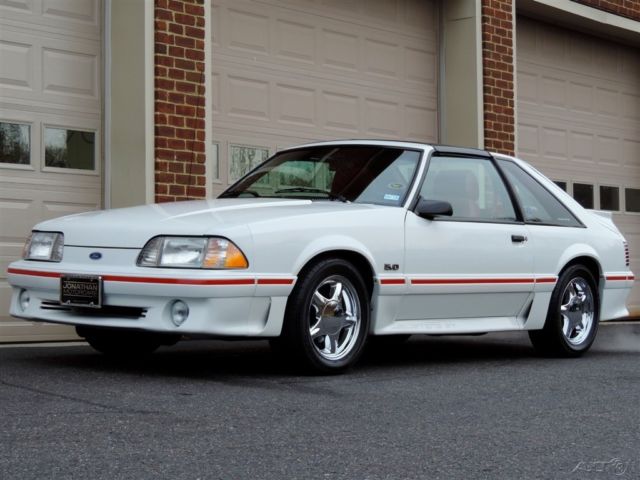 1987 Ford Mustang GT - photo 2