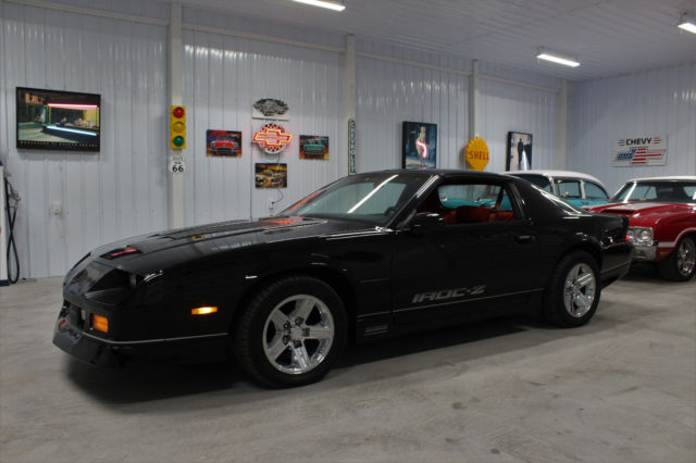 1987 Chevrolet Camaro IROCZ - photo 2