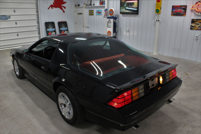 1987 Chevrolet Camaro IROCZ - photo 4