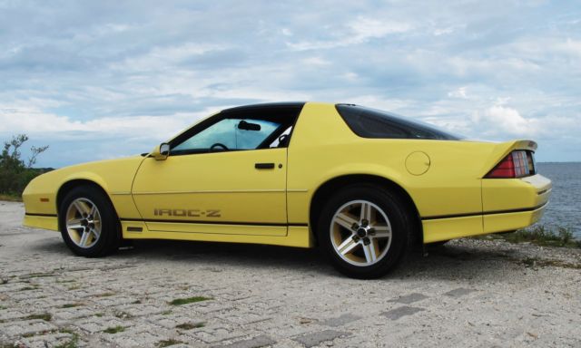 1987 Chevrolet Camaro IROC-Z - photo 4