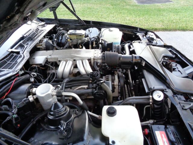 1987 Chevrolet Camaro IROC Z28 - photo 10
