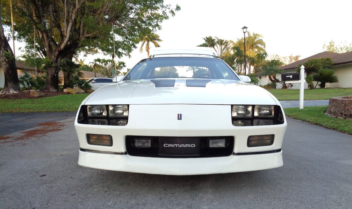 1987 Chevrolet Camaro 1SC IROC PKG. - photo 10