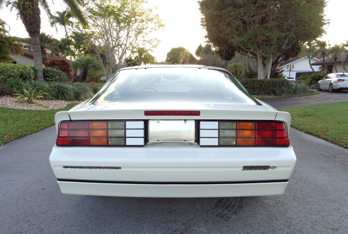 1987 Chevrolet Camaro 1SC IROC PKG. - photo 12