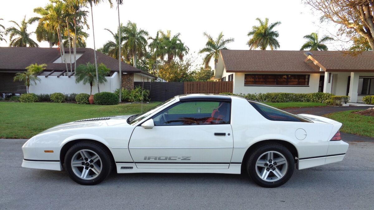 1987 Chevrolet Camaro 1SC IROC PKG. - photo 2