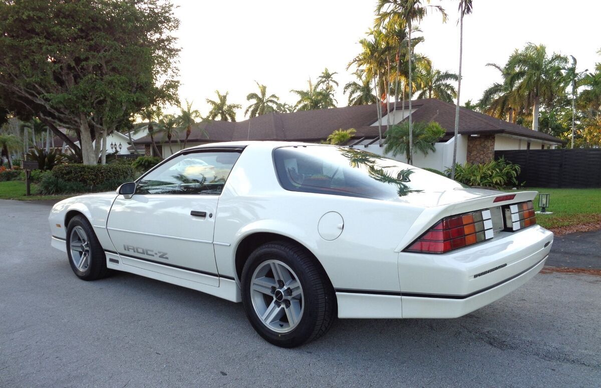 1987 Chevrolet Camaro 1SC IROC PKG. - photo 3