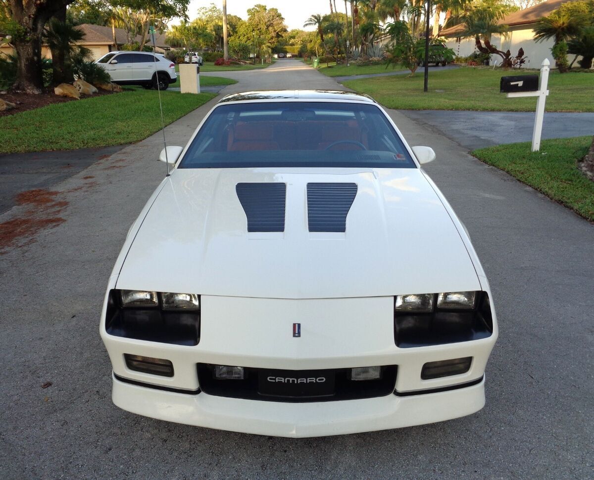 1987 Chevrolet Camaro 1SC IROC PKG. - photo 9