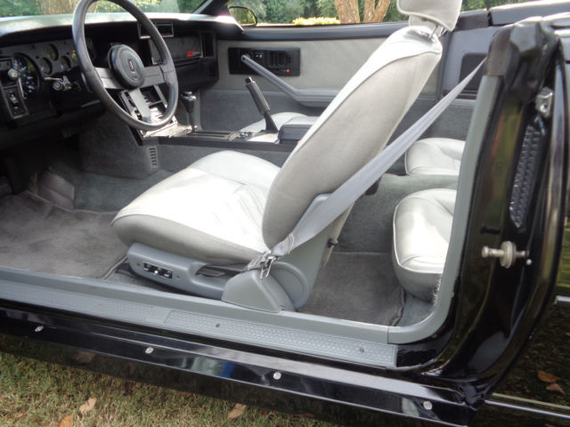 1987 Chevrolet Camaro - photo 10