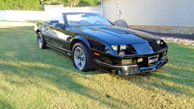 1987 Chevrolet Camaro - photo 2