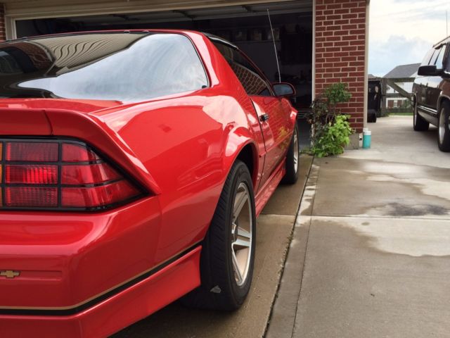 1987 Chevrolet Camaro IROC Z28 - photo 3