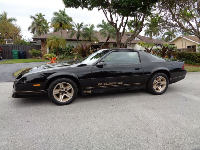 1987 IROC Z28 - 13000 orig. mi - Rare Blk / Gold 1SC - 100% Mint & Garaged New 1987 Chevrolet Camaro IROC Z / 1SC