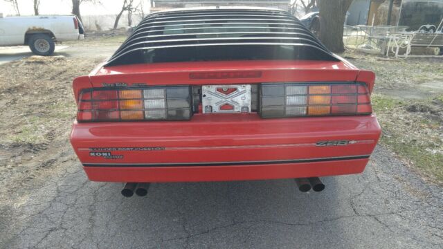 1987 Chevrolet Camaro IROC Z28 - photo 3