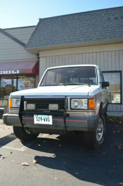 1987 Isuzu Trooper