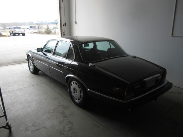 1987 Jaguar XJ12 Vanden Plas - photo 3