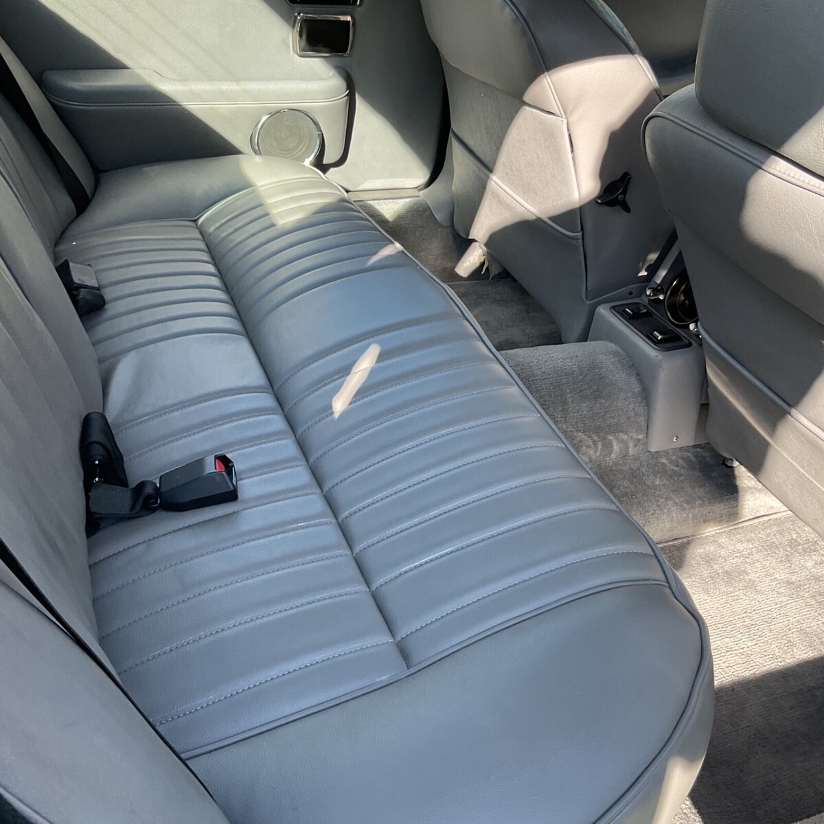 1987 Jaguar XJ6 - photo 5