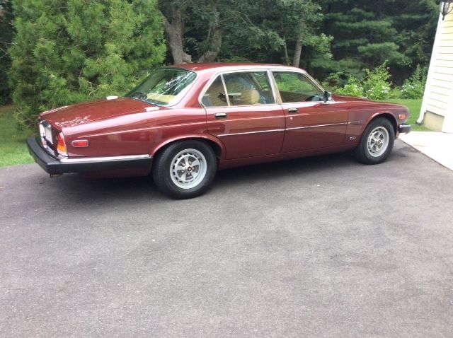 1987 JAGUAR XJ6 - LOW MILAGE 1987 Jaguar XJ6 XJ6