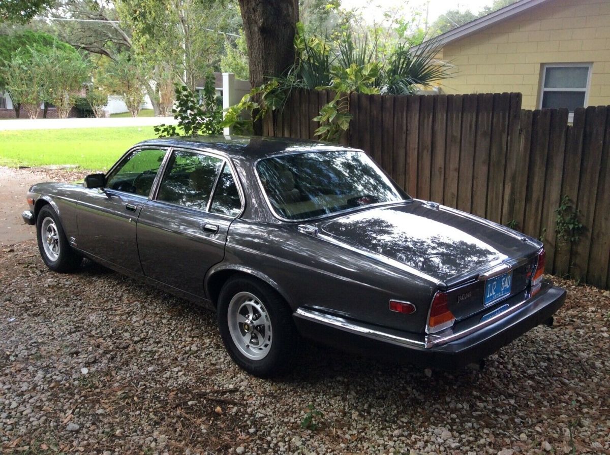 1987 Jaguar XJ6 - photo 2
