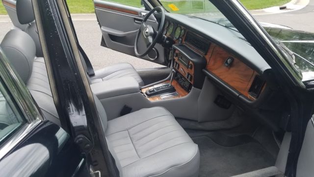 1987 Jaguar XJ6 Base Sedan 4-Door - photo 13
