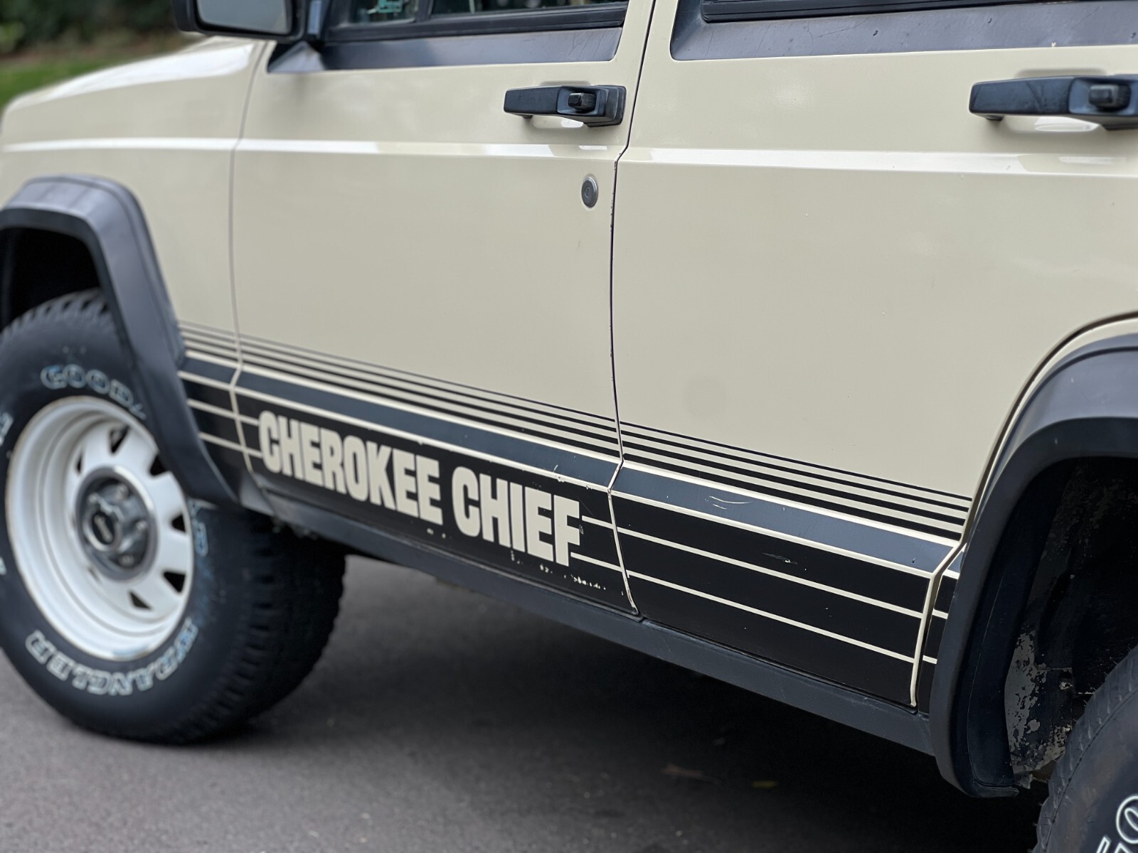 1987 Jeep Cherokee Chief - photo 10