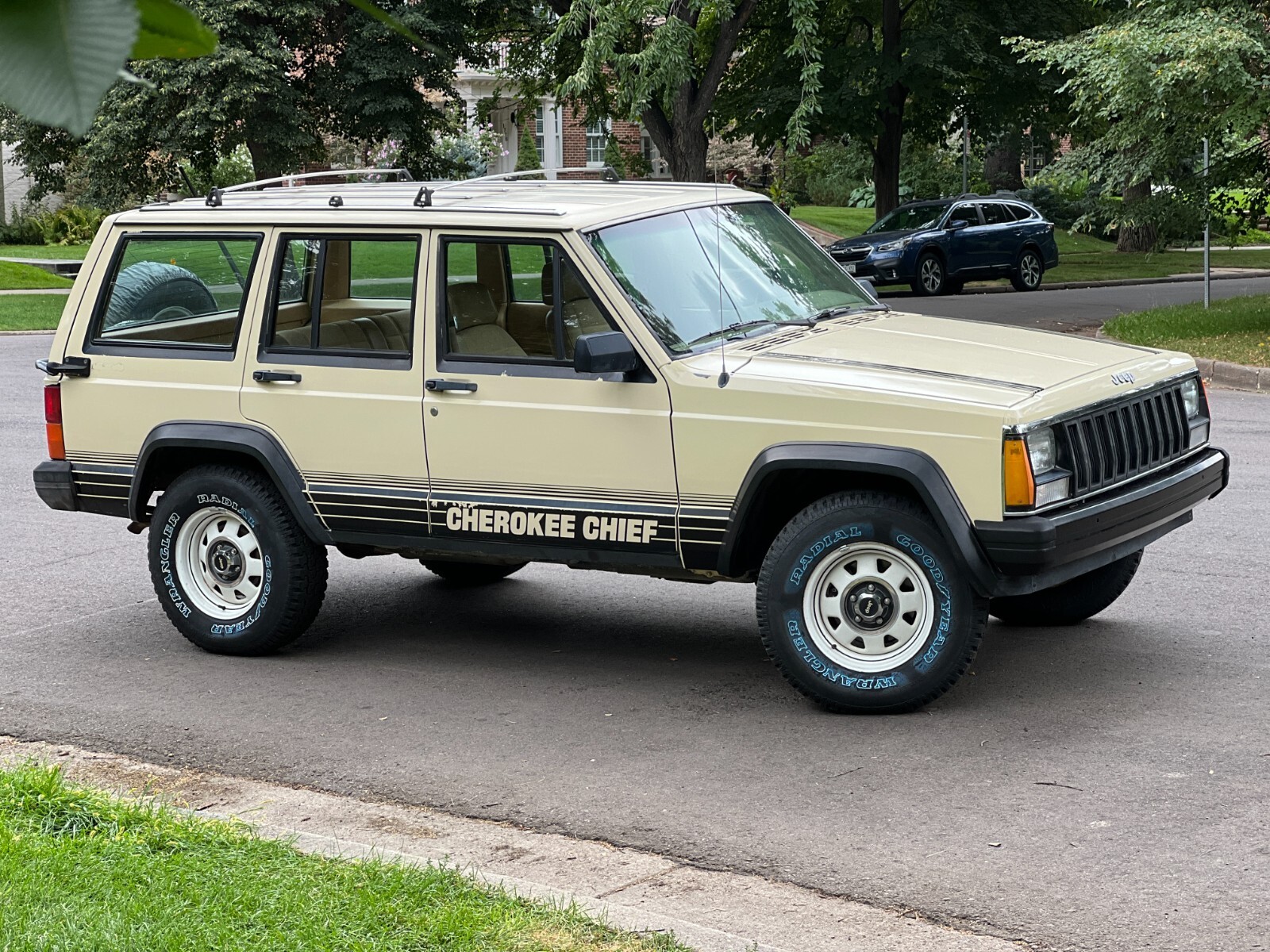 1987 Jeep Cherokee Chief - photo 2