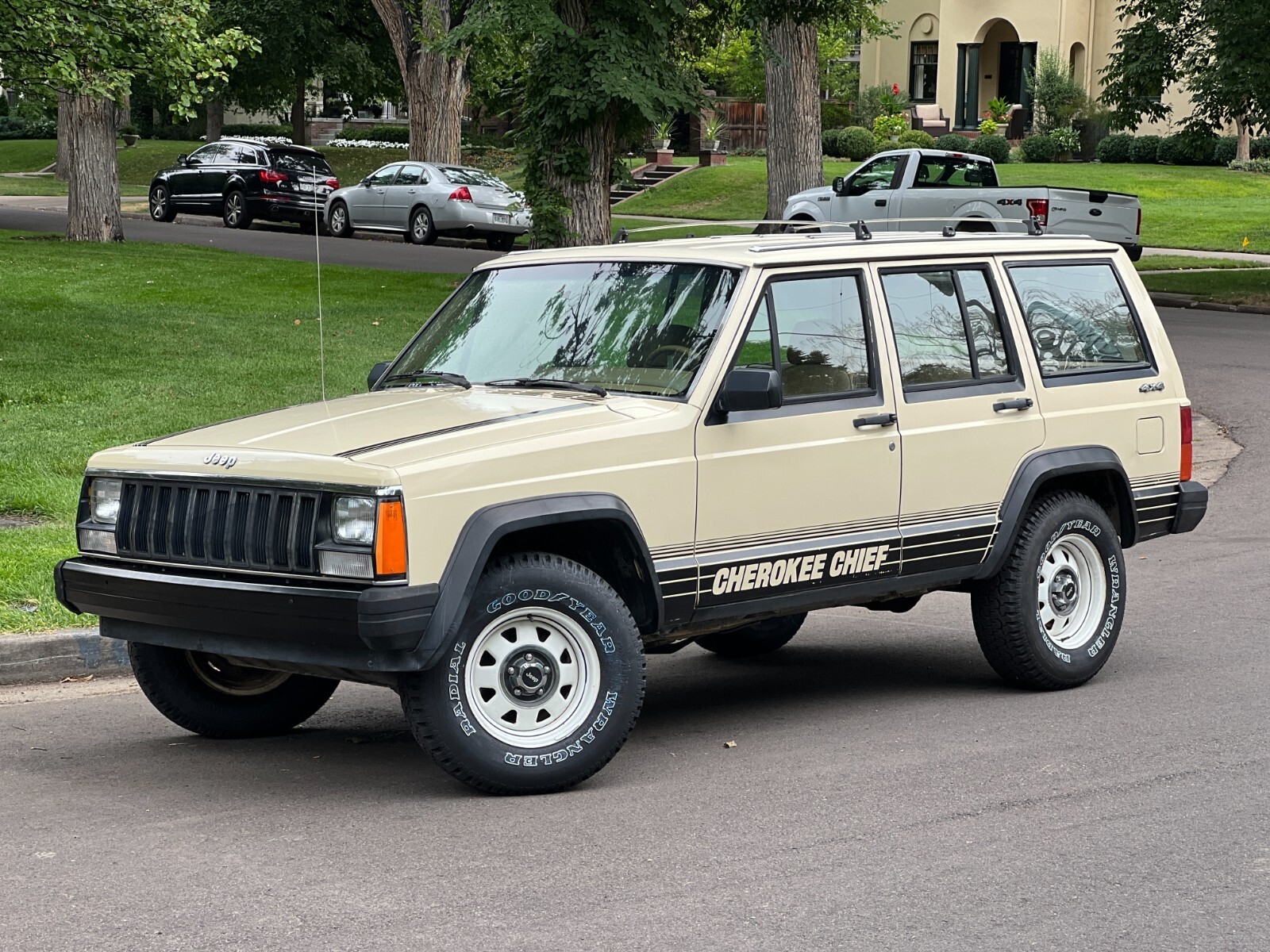 1987 Jeep Cherokee Chief - photo 4