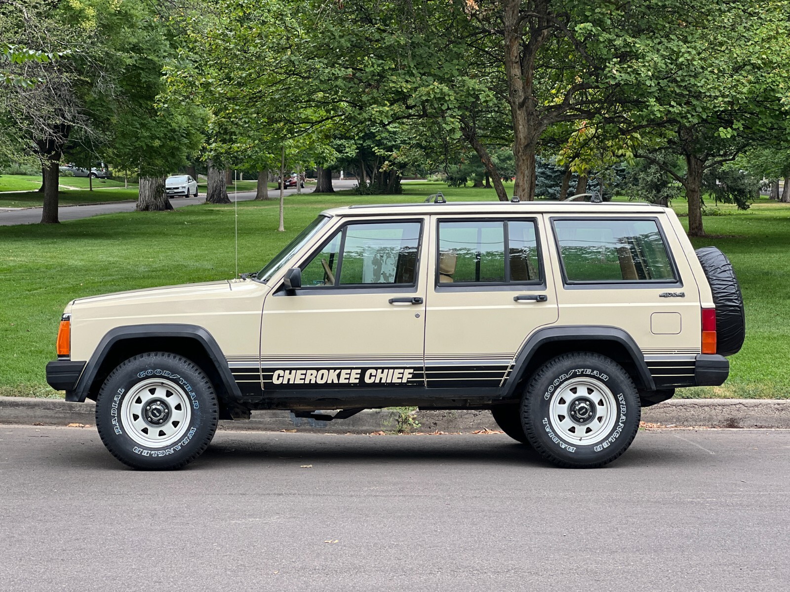 1987 Jeep Cherokee Chief - photo 5