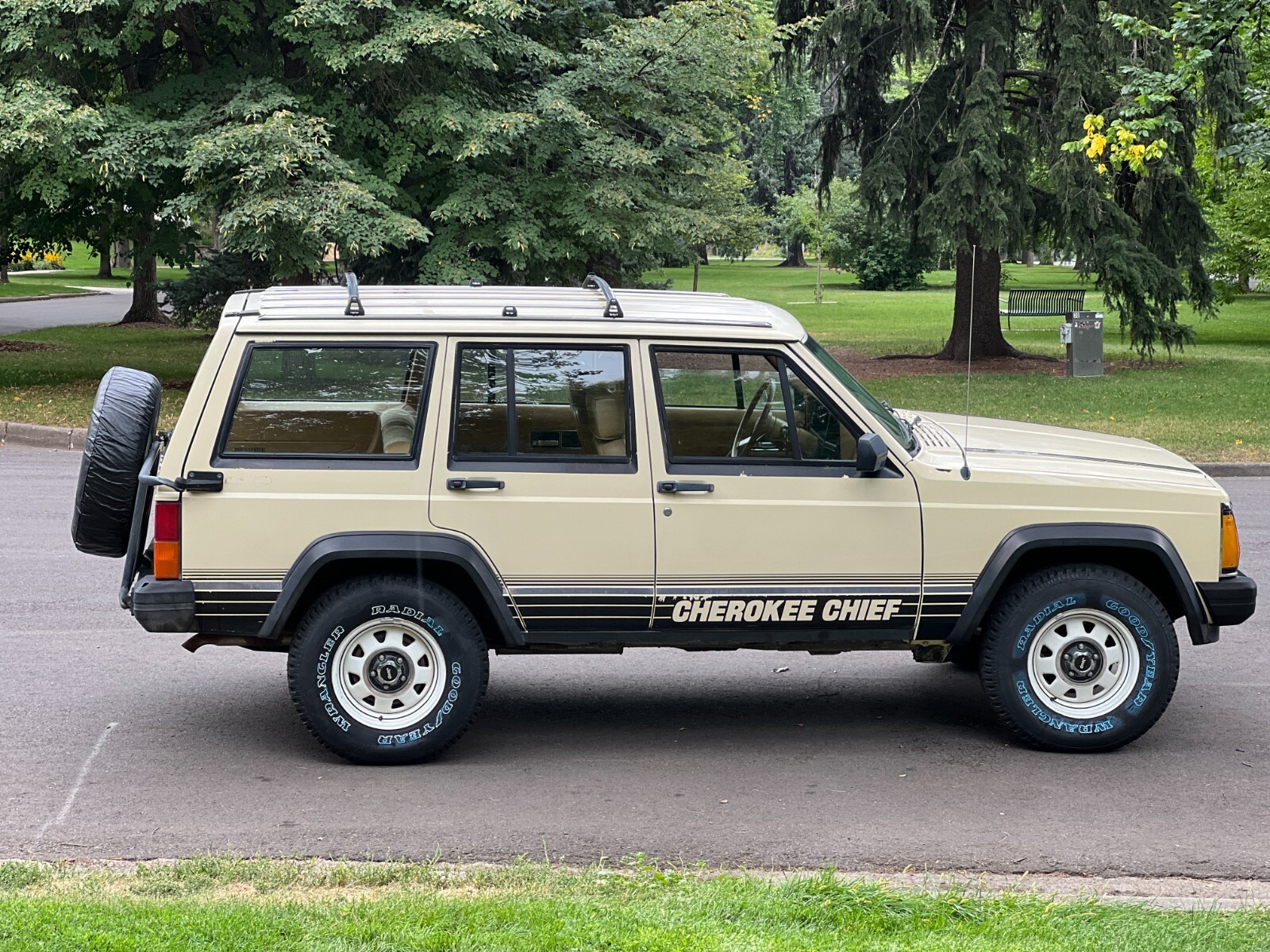 1987 Jeep Cherokee Chief - photo 6