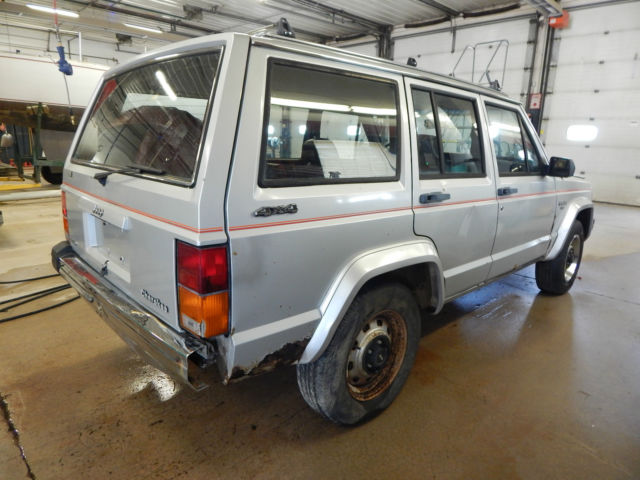 1987 Jeep Cherokee - photo 4