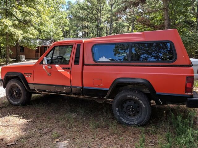 1987 Jeep Comanche 4WD - 5 speed with Camper Shell 1987 Jeep Comanche