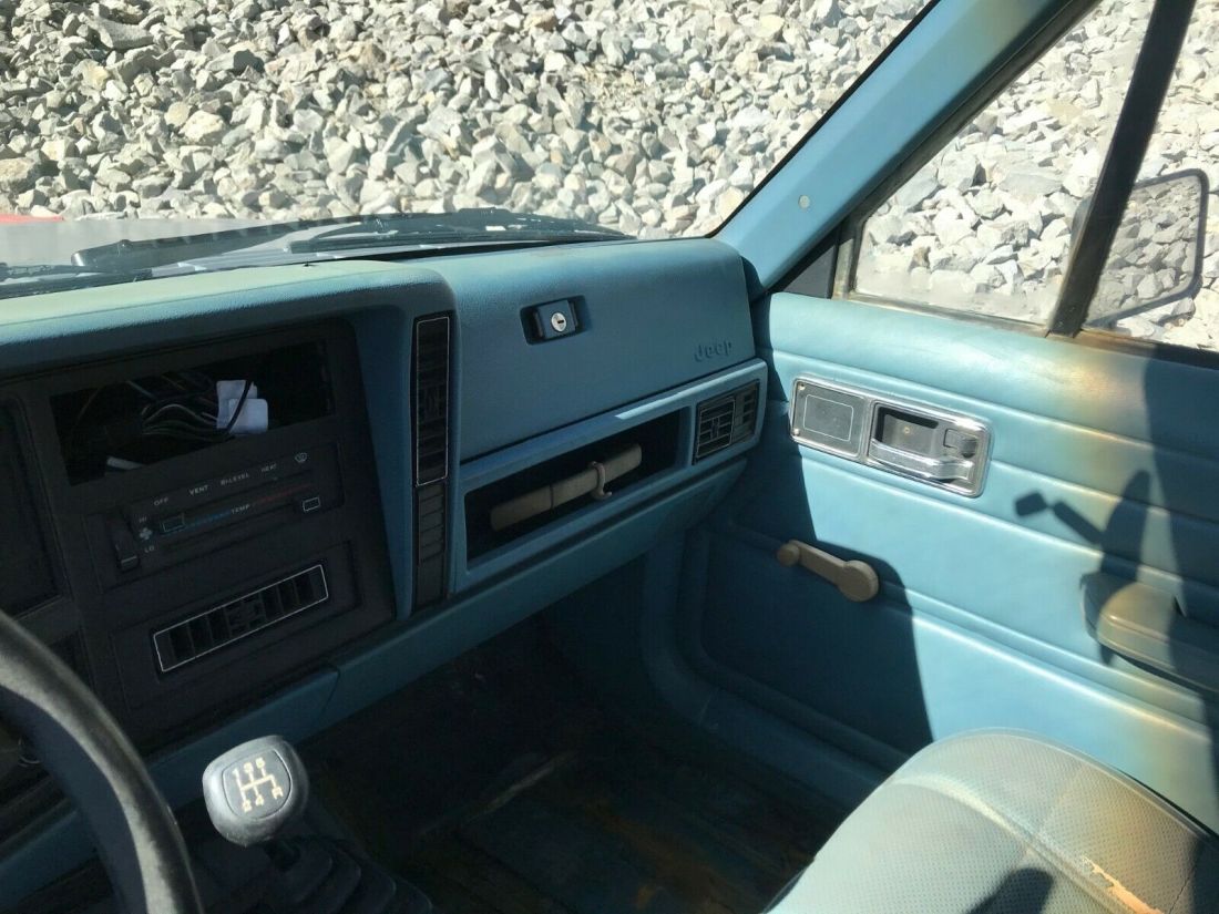 1987 Jeep Comanche - photo 11