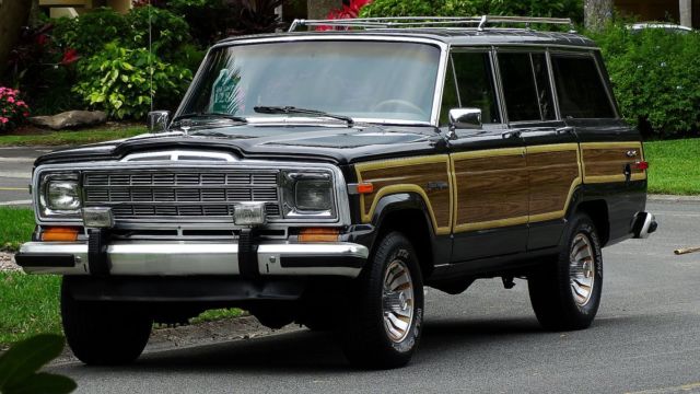 1987 JEEP GRAND WAGONEEER 4X4 IN EXCELLENT CONDITION INSIDE AN OUT ORIGINAL SUV 1987 Jeep Wagoneer FACTORY